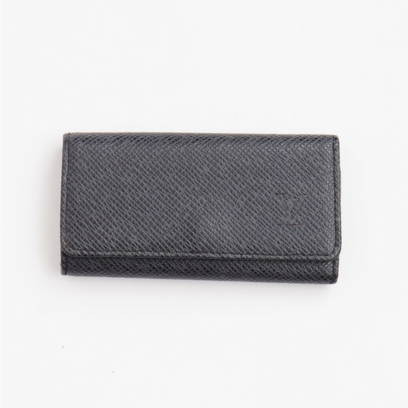 Louis Vuitton  black Taiga Leather key case - Picture 1 of 12